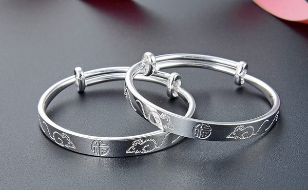 Cách Chọn Trang Sức Bạc Cho Trẻ Nhỏ Đẹp Và An Toàn