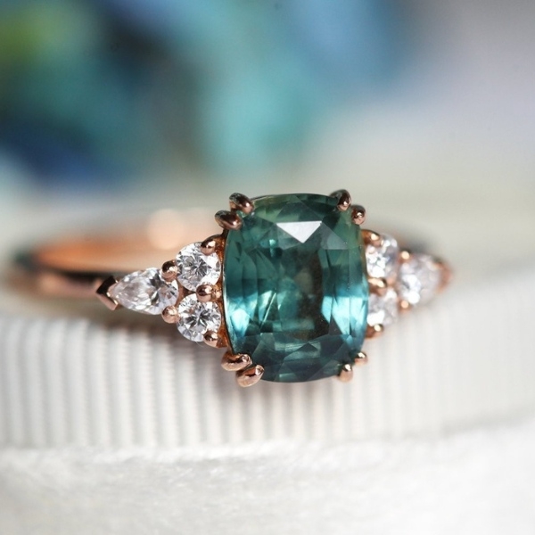 Đá Sapphire Hợp Mệnh Gì Và Ý Nghĩa Phong Thủy Tài Lộc