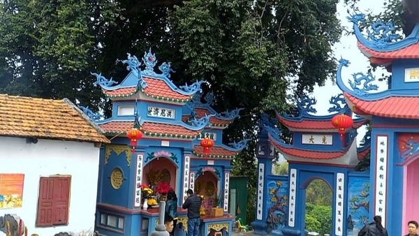 Đền Chầu Lục: Nơi Giao Thoa của Truyền Thống và Tâm Linh