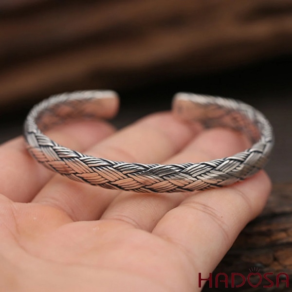 Đeo bạc có tác dụng gì? Lợi ích khi đeo vòng tay, dây chuyền bạc