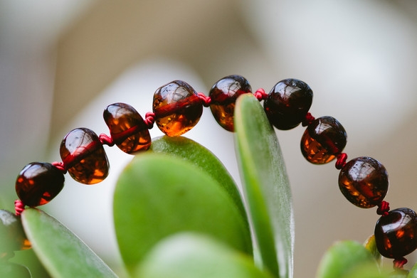 Đá hổ phách thật và giả khác nhau như thế nào?