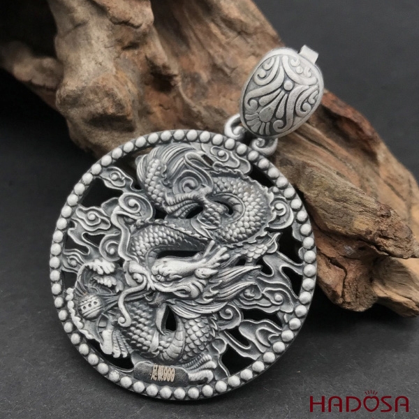 Top 5 những mặt dây chuyền bạc nam phong thủy hot nhất năm 2023