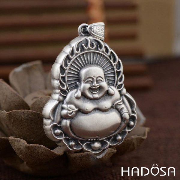 Ý nghĩa của mặt dây chuyền bạc thái