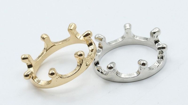 Mệnh Thổ Nên Đeo Vàng Hay Bạc Để Phát Tài Phát Lộc?