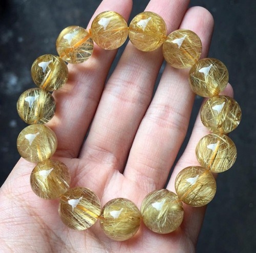 Các cách nhận biết thạch anh tóc vàng giả