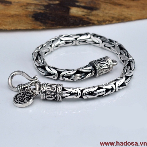 Tại sao nên đeo trang sức bạc Thái?