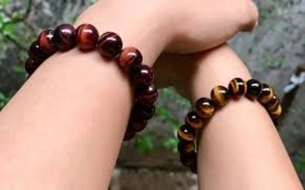 Bật Mí Vòng Phong Thủy Nên Đeo Tay Nào Phù Hợp Và Đúng Cách