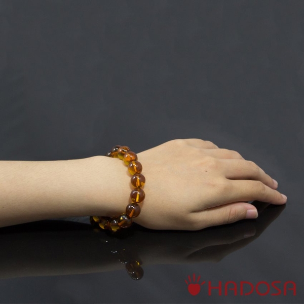 Tại sao vòng tay hổ phách lại được ưa chuộng đến vậy?