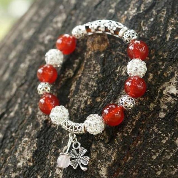 Các lưu ý giúp bạn chọn vòng tay đá quý hợp phong thủy