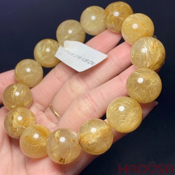 Cách chọn vòng tay thạch anh tóc vàng chất lượng bạn cần phải biết để may mắn cả năm