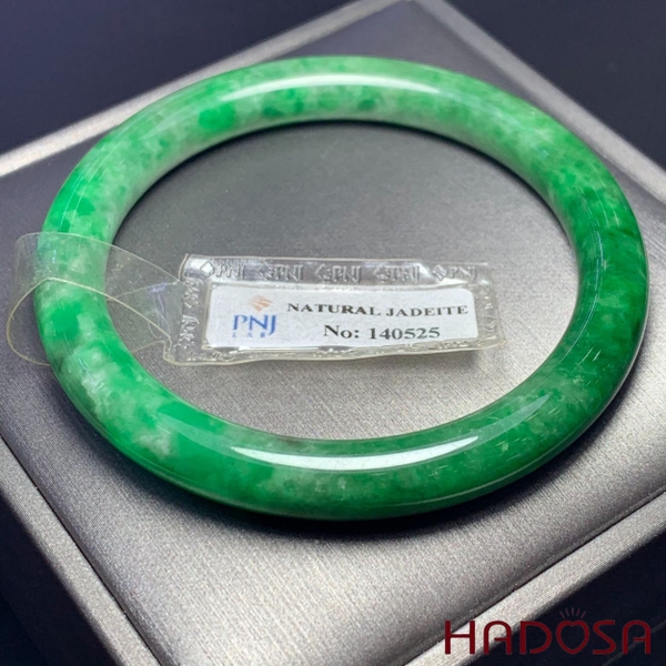 Mách bạn vòng cẩm thạch giá bao nhiêu?