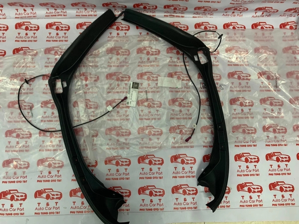 Nắp cột A phía dưới bên trái phải MERCEDES R-class W251 A2516900730-A2516900830
