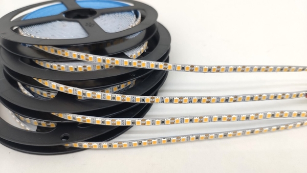 Led dán 2835 - 180b/mét, 5 mét/cuộn, 12V không keo