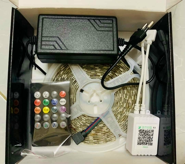 Bộ Dây Đèn LED RGB 5050 Dùng APP Nháy theo nhạc.