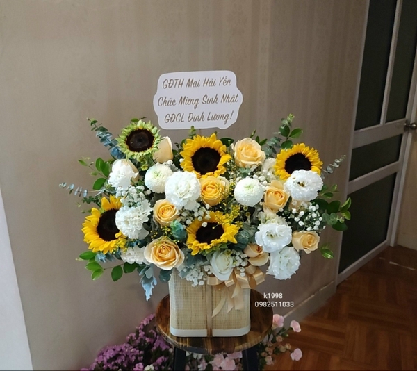 lẵng hoa hướng dương chúc mừng KHAI TRƯƠNG . HOA KHAI TRƯƠNG HÀ NỘI