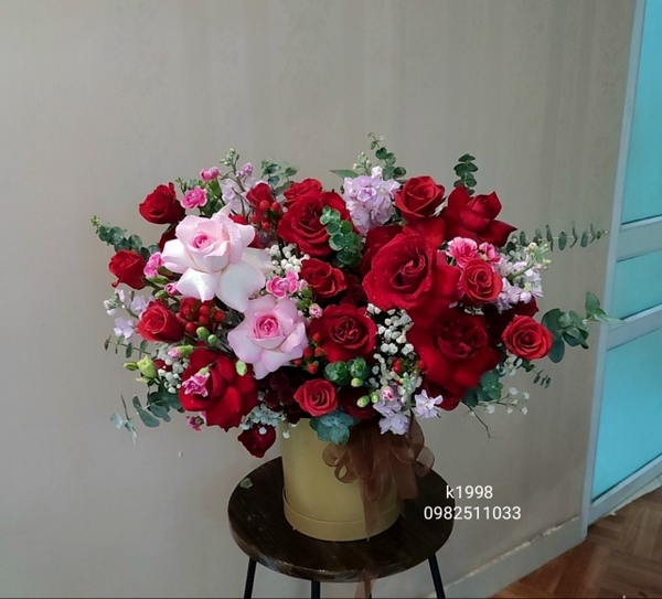 hộp hoa HỒNG ĐỎ CHÚC MỪNG SINH NHẬT bạn bè , đối tác , đồng nghiệp Ở HÀ NỘI - hoa tươi hà nội