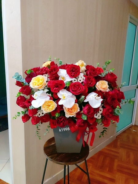 GIỎ HOA HỒNG ĐỎ CHÚC MỪNG SINH NHẬT , KHAI TRƯƠNG ,HỘI NGHỊ , SỰ KIỆN Ở CẦU GIẤY - HÀ NỘI