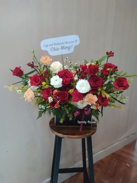 túi hoa tone đỏ chúc mừng khai trương , sinh nhật - family flower - hoa tươi hà nội