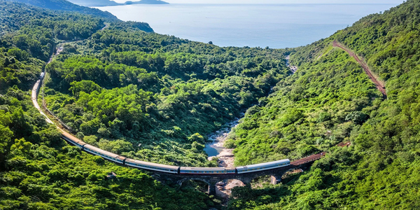 Đi du lịch bằng tàu hỏa - Khám phá những đường tàu đẹp nhất Việt Nam