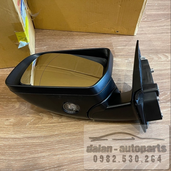 chinh-hang-guong-kinh-chieu-hau-ford-ranger-raptor-jb3z17683cf-jb3z17682cf