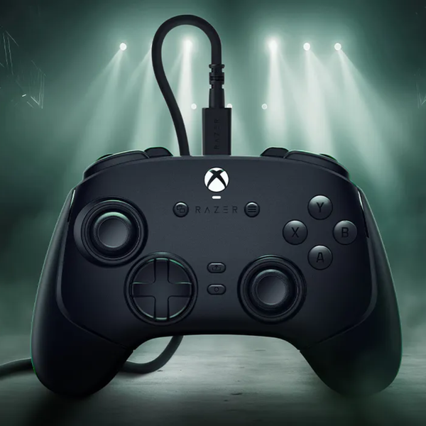 Tay cầm chơi game Razer Wolverine V3 Tournament Edition