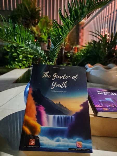 sach-song-ngu-the-garden-of-youth-vuon-thanh-xuan