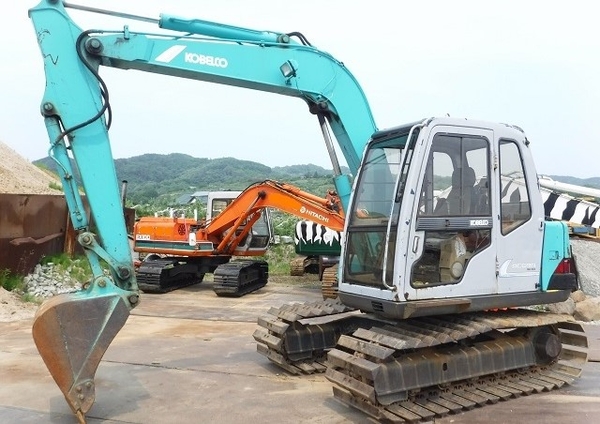 7 lí do bạn nên chọn dòng máy xúc Kobelco