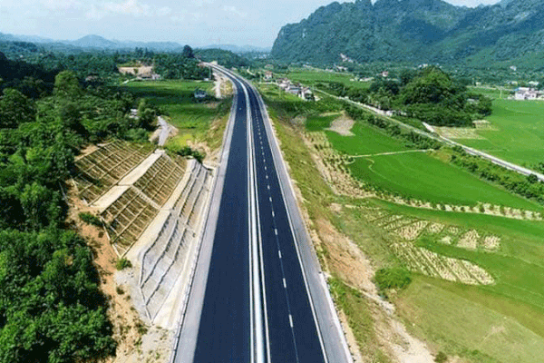 Hợp sức tháo gỡ điểm nghẽn để các dự án cao tốc Bắc-Nam cán đích đúng hẹn