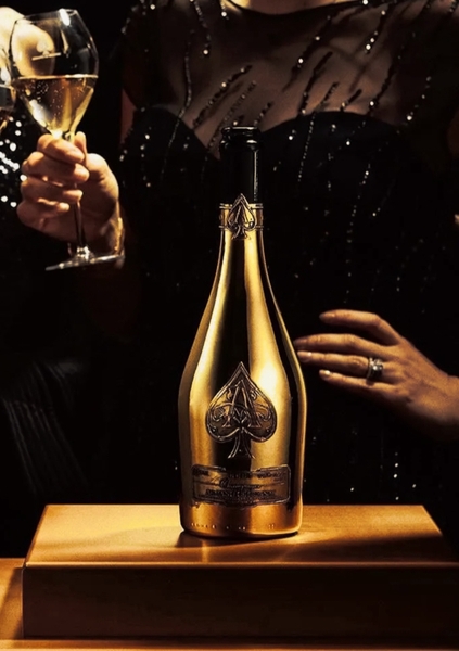 ruou-champagne-armand-de-brignac-gold-ace-gold
