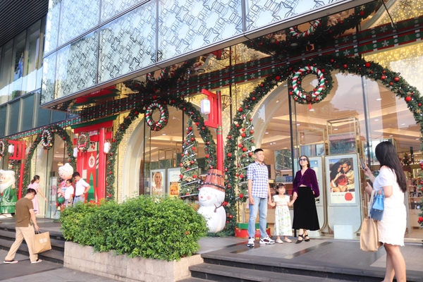 Top 15 địa điểm trang trí Noel tại TP.HCM tha hồ chụp hình sống ảo!