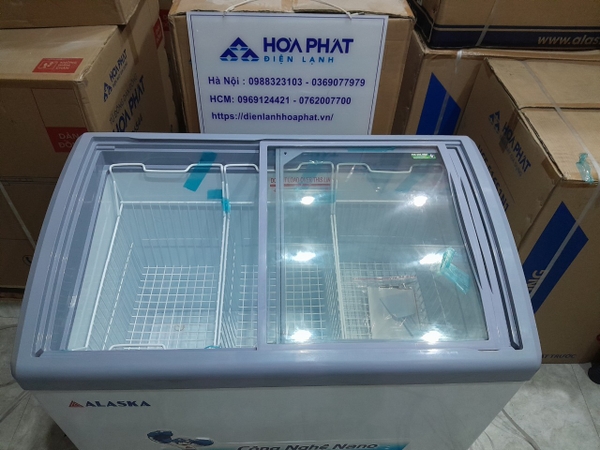 Tủ kem Alaska KC-210 mặt kính cong 210 lít