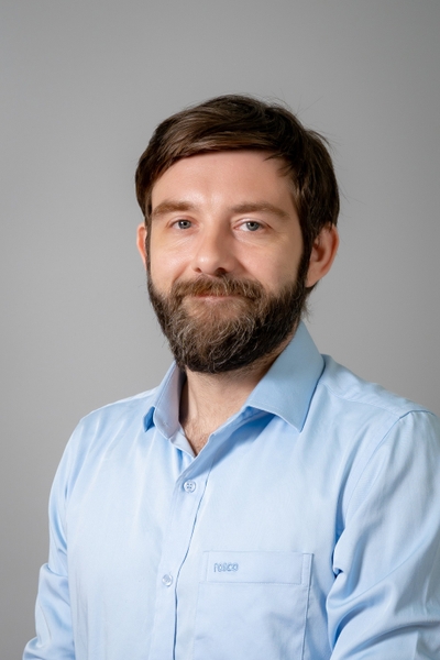 Thầy Frederick Kennedy