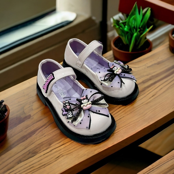 Giày BÚP BÊ cho bé gái hoạ tiết Kuromi nơ BÓNG K61 - LikeKids