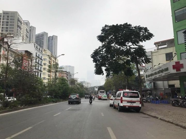 Bán Nhà Mặt Phố Nguyễn Hoàng
