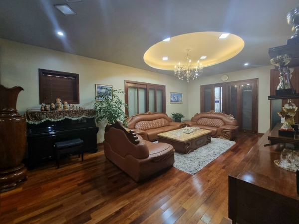 BÁN BIỆT THỰ TRẦN THÁI TÔNG CẦU GIẤY