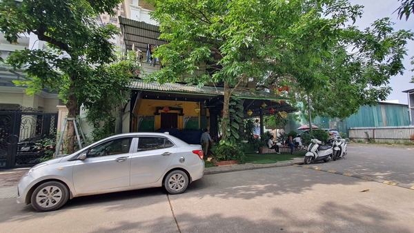 Bán liền kề Intracom Trung Văn