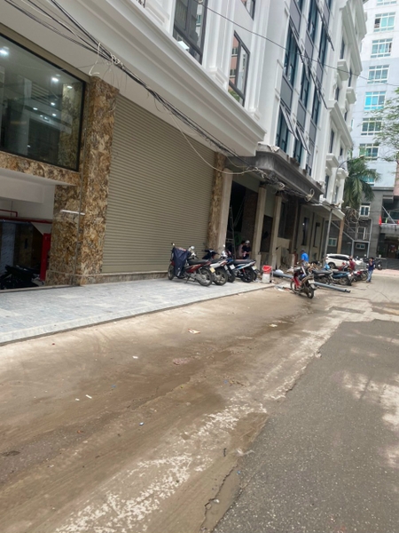 Bán tòa nhà văn phòng 9 tầng Lê Văn Lương