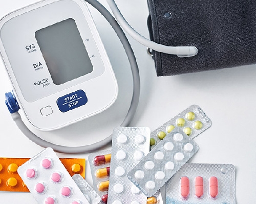 Các nhóm thuốc điều trị tăng huyết áp và lưu ý khi dùng