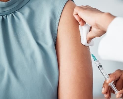 Tiêm viêm gan A có sốt không? Giải đáp chi tiết