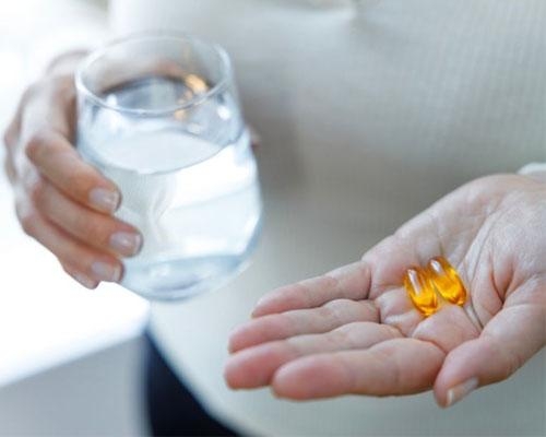 Người bị nóng trong uống collagen có hại gan không? Lưu ý khi sử dụng