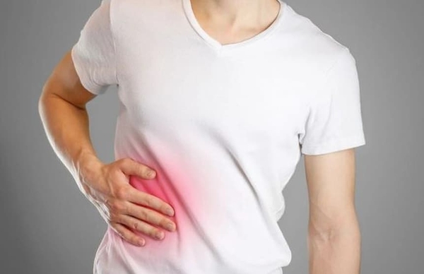 Đau tức hạ sườn phải dấu hiệu men gan cao