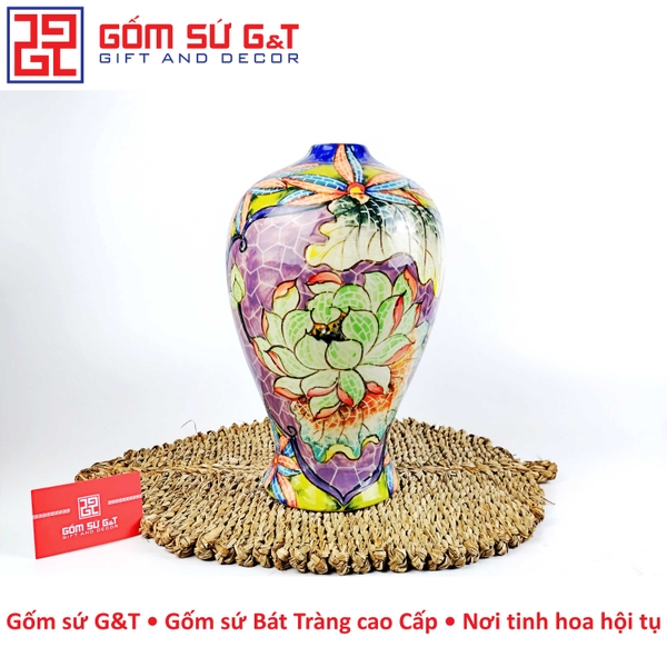 Mai bình vẽ sen nhị cảnh