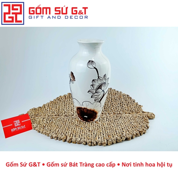 Lọ hoa dáng chân đèn vẽ sen