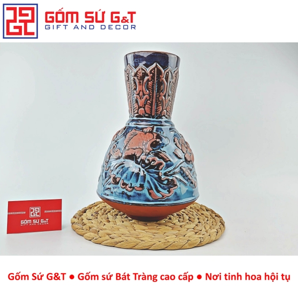 Lọ hoa hỏa biến dáng vát khắc sen cá