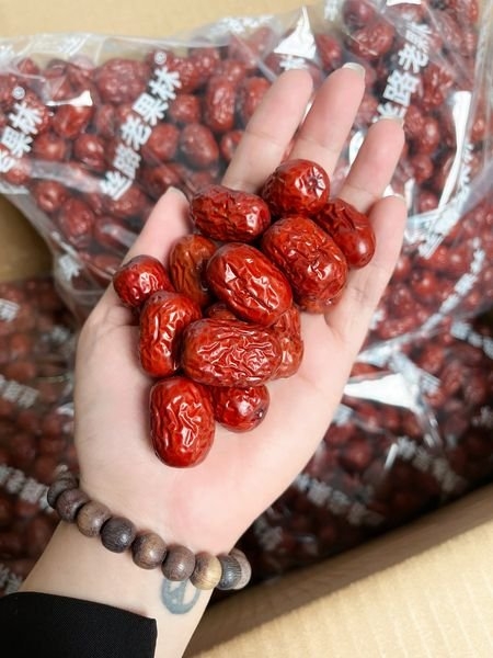 Táo Đỏ Tân Cương