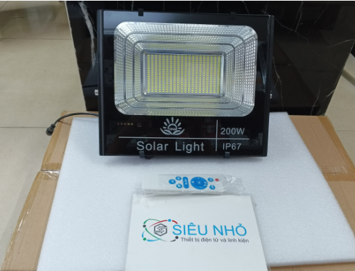 Đèn năng lượng mặt trời VD16200 - Đèn 200W - Tấm pin 60x35cm - Bảo hành chính hãng 2 năm
