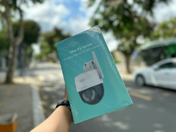 Camera IP Wifi PTZ 3.0MP Uniarch UHO-P1A-M3F4D (Ban đêm có màu + Đàm thoại)