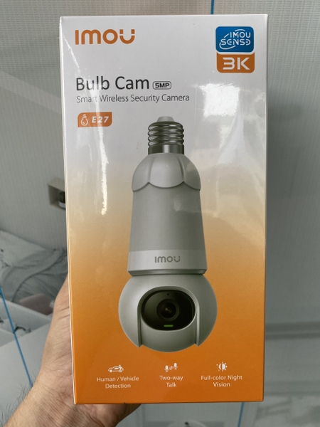 Bóng đèn thông minh IMOU S6DP-5M0WEB tích hợp cam xoay 360 độ | 5MP | 3K UHD (Có màu + Đàm thoại)