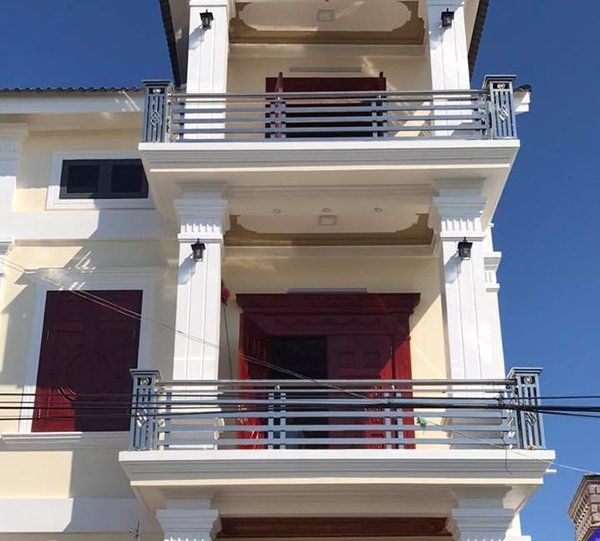 tron-bo-50-mau-lan-can-ban-cong-inox-mat-tien-nha-dep-hien-dai