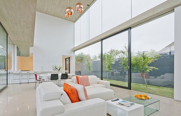 vach-ngan-nhom-kinh-phong-khach